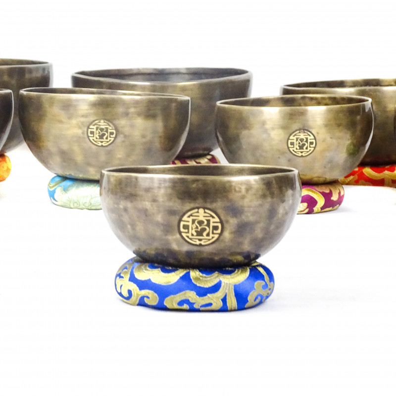 OM シンギングボウル　13cm G オム　サジャン　ネパール製　手打ち ネパールから Om Sajan シンギングボウルを購入 |サジャン