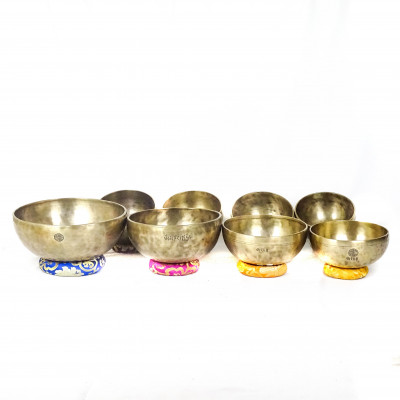 Original full moon singing bowls from santa ratna shakya available in wholesale in healingsingingbowls.com