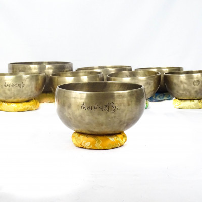Original full moon singing bowls from santa ratna shakya available in wholesale in healingsingingbowls.com