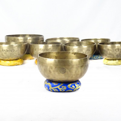 Original full moon singing bowls from santa ratna shakya available in wholesale in healingsingingbowls.com