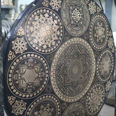 Chau gong with Shree Yantra, flower of life and kalachakra mandala
