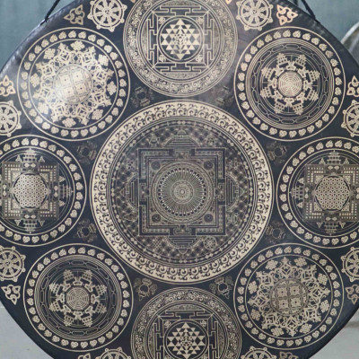 Chau gong with Shree Yantra, flower of life and kalachakra mandala