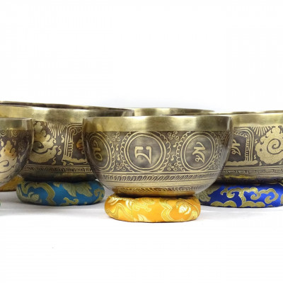 नक्काशी गरिएको गायन बाउल सेट अर्डर गर्नुहोस्: ध्वनि थेरापीको लागि उत्तम