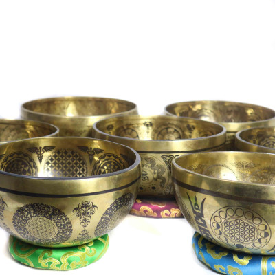 अति उत्तम नक्काशी गरिएका गायन कचौराहरूको सेट - निको पार्ने गायन कचौराहरू