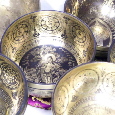 अति उत्तम नक्काशी गरिएका गायन कचौराहरूको सेट - निको पार्ने गायन कचौराहरू