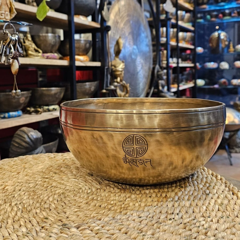 Om Sajan Full Moon Singing bowl