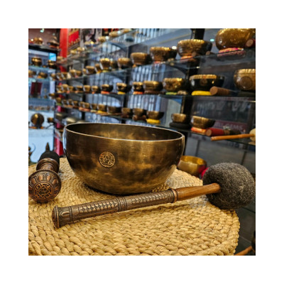 Om Sajan singing bowls striker