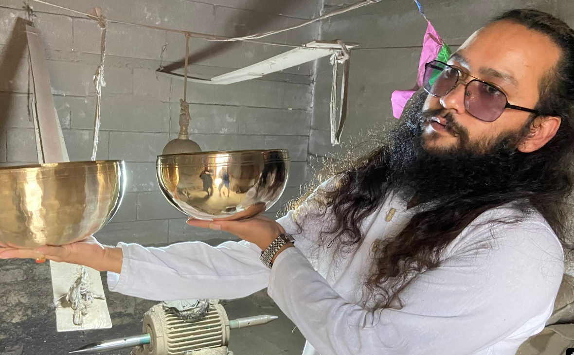Narendra Lama Singing Bowls