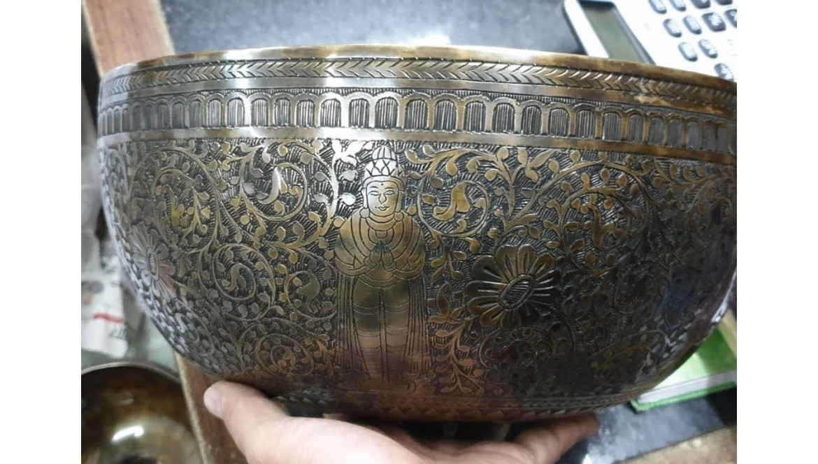 The Laser Revolution: How Machine Carving Is Quietly Replacing Nepal's Hand-Carved Singing Bowl Tradition